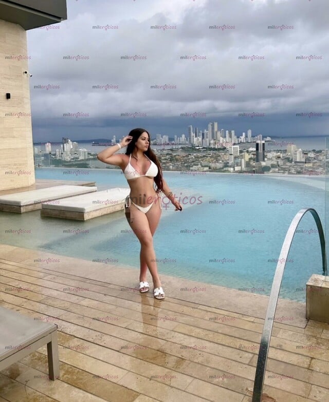 FOTOS DE PIEL SUAVE, SONRISA HERMOSA Y CURVAS ESPECTACULARES