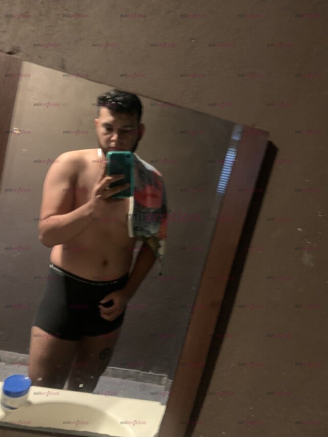 FOTOS DE CHICO CANDENTE COMPLACIENTE LISTO PARA DISFRUTAR EL MOMENTO