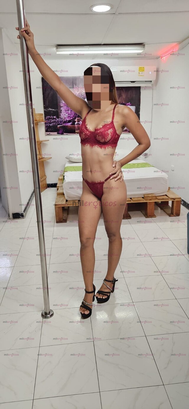 FOTOS DE MEGAN UNA HERMOSA JOVENSITA SIEMPRE MOJADITA BIEN ARRECHA