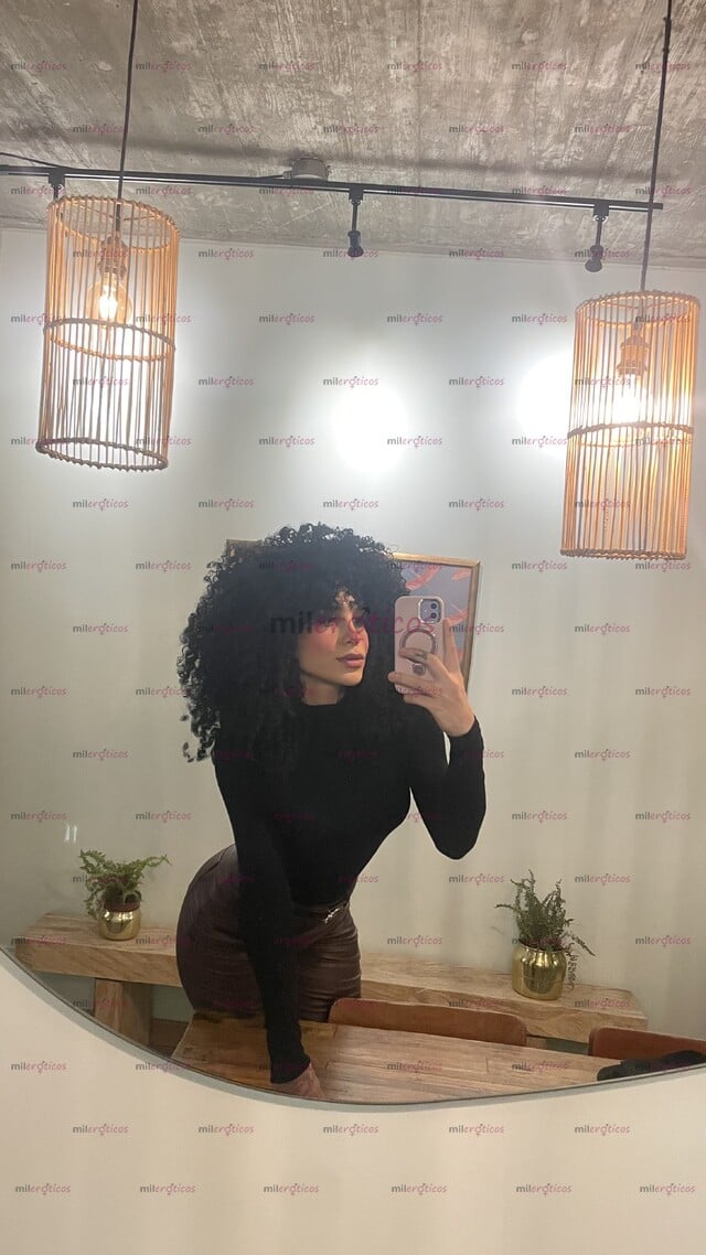 FOTOS DE FEMENINA Y AGUANTADORA COSTEÑA FITNESS UNA VERDADERA SENSACION DELUXE