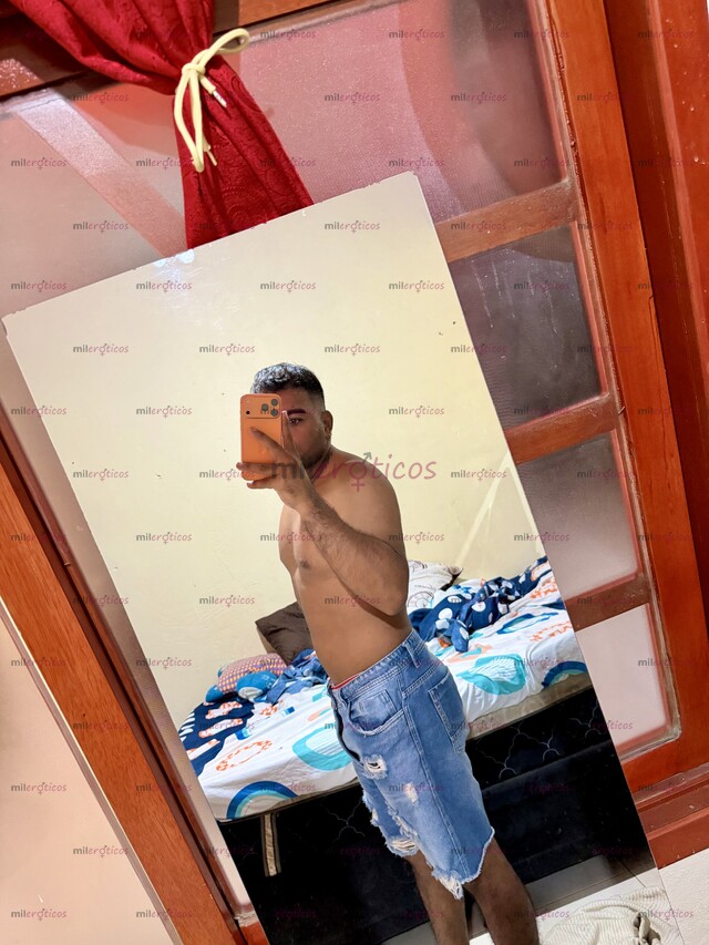 FOTOS DE SOY UN CHICO DESCOMPLICADO, COMPLACIENTE Y SIEMPRE DISPUESTO A BRINDAR MOMENTOS