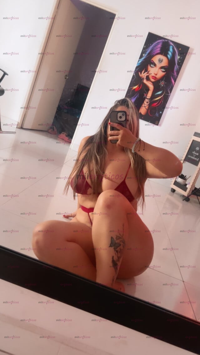 FOTOS DE RUBIA CURIOSA EXÓTICA TROZAS CURBI LINEA