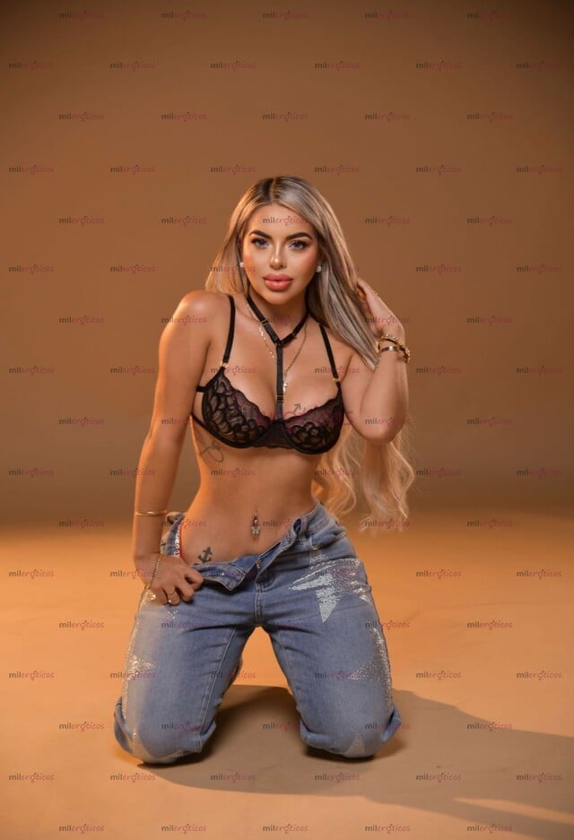 FOTOS DE SOY GUAPA JOVEN RUBIA HERMOSA PETIT CON CINTURITA