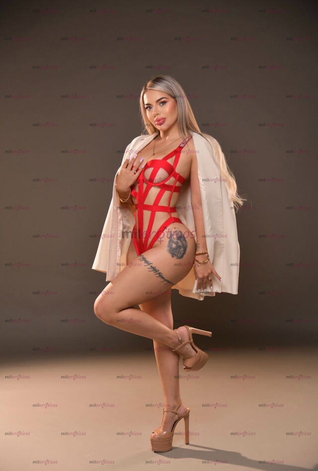 FOTOS DE SOY GUAPA JOVEN RUBIA HERMOSA PETIT CON CINTURITA