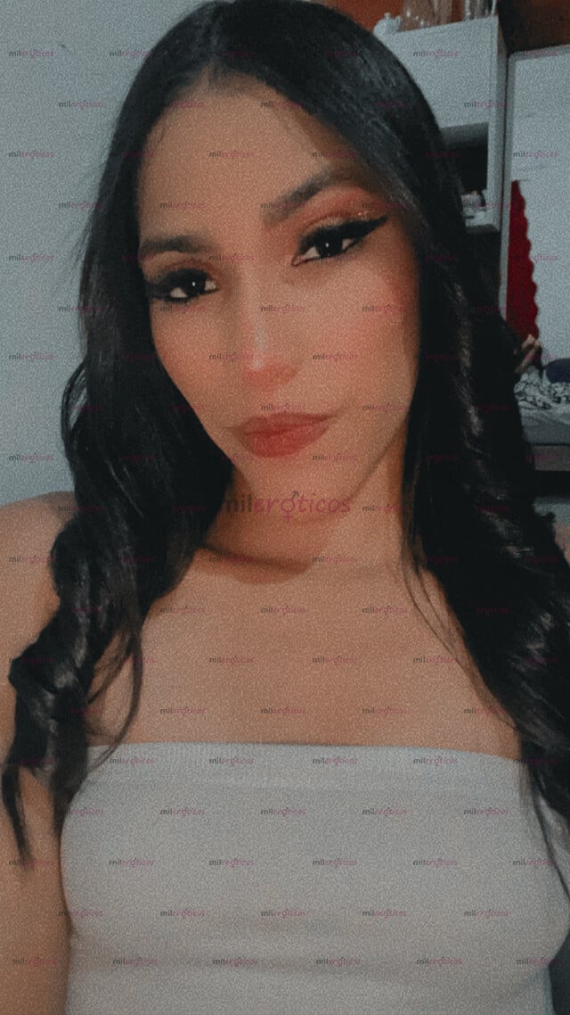 FOTOS DE UNA HERMOSA Y LINDA FLAQUITA ARDIENTE Y RICA PARA TI