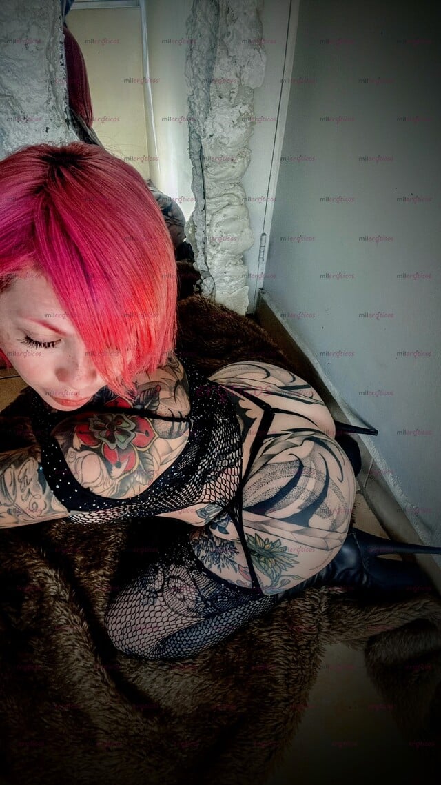 FOTOS DE VALKIRIA CHICA TATUADA RECIÉN LLEGADA A TIJUANA .. SOLO ESTOY DE VISITA
