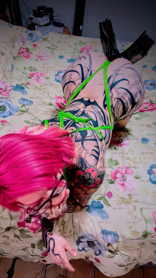 FOTOS DE VALKIRIA CHICA TATUADA RECIÉN LLEGADA A TIJUANA .. SOLO ESTOY DE VISITA