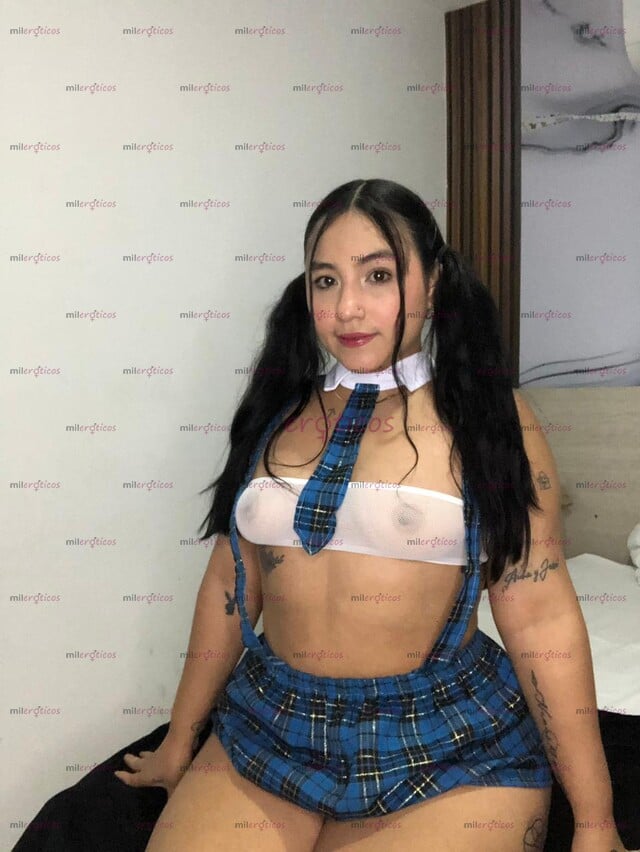 FOTOS DE UNA PELINEGRA MUY CALIENTE EN BUSCA DE SU PROFESOR