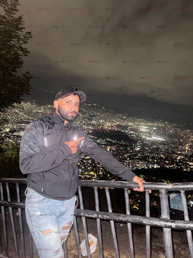 FOTOS DE MORENO VENEZOLANO DESCOMPLICADO RESIDENTE EN MEDELLÍN