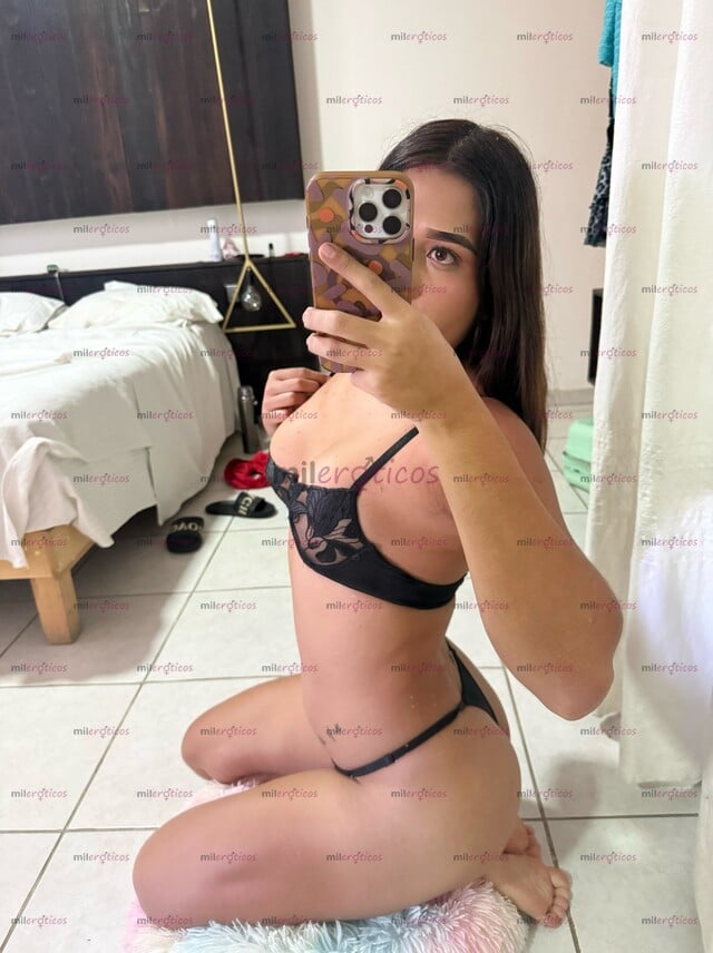 FOTOS DE HERMOSA MODELO TRANS CALIENTE, EXPERTA EN EL SEXO RUDO