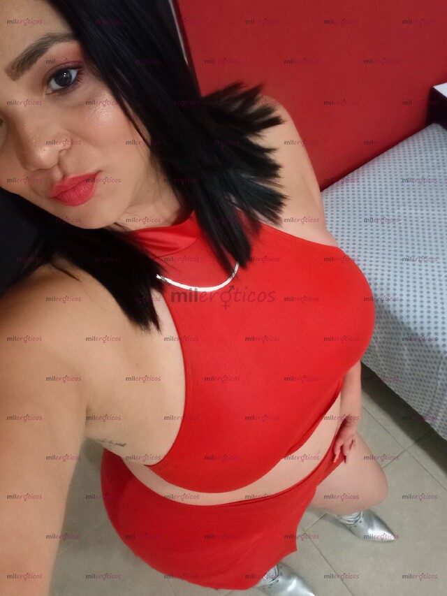 FOTOS DE SOY UNA CHICA REAL NATURAL CON UNAS PIERNAS Y UNAS NALGAS DELICIOSAS.