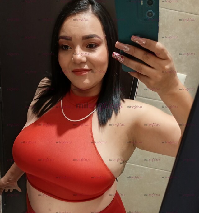 FOTOS DE SOY UNA CHICA REAL NATURAL CON UNAS PIERNAS Y UNAS NALGAS DELICIOSAS.