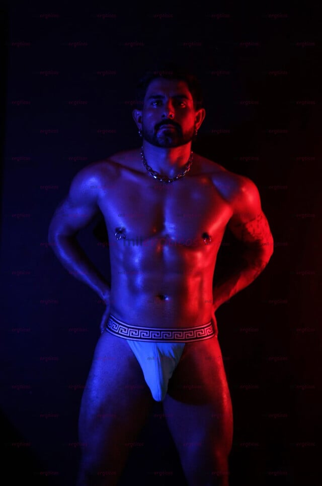 FOTOS DE DISPONIBLE PARA VIAJE A PV SCORT GUAPO, DISCRETO, VERGÓN, ATRACTIVO 20CM UNCUT