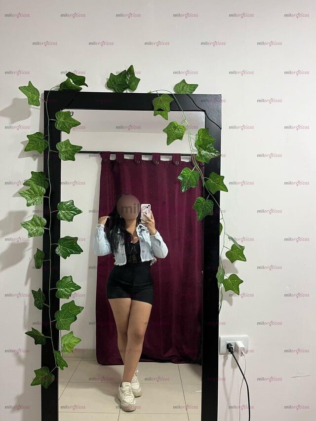 FOTOS DE JOVENCITA TETONA MUY ARRECHITA Y CON GANAS DE LECHE