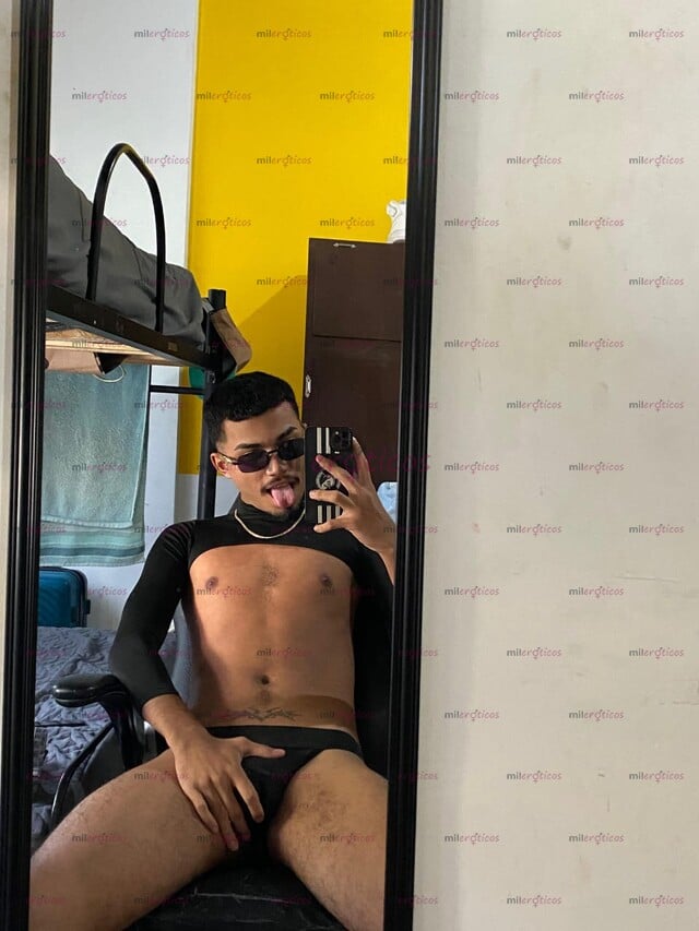 FOTOS DE POLLITO VERSATIL COMPLACIENTE CON GANAS DE PASARLA BIEN