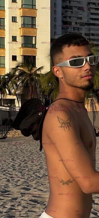 FOTOS DE POLLITO VERSATIL COMPLACIENTE CON GANAS DE PASARLA BIEN