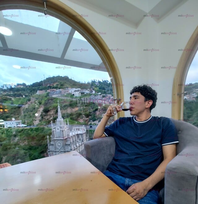 FOTOS DE TU AMANTE ARRECHO DISPONIBLE PARA HACERTE SENTIR PLACER LECHERO