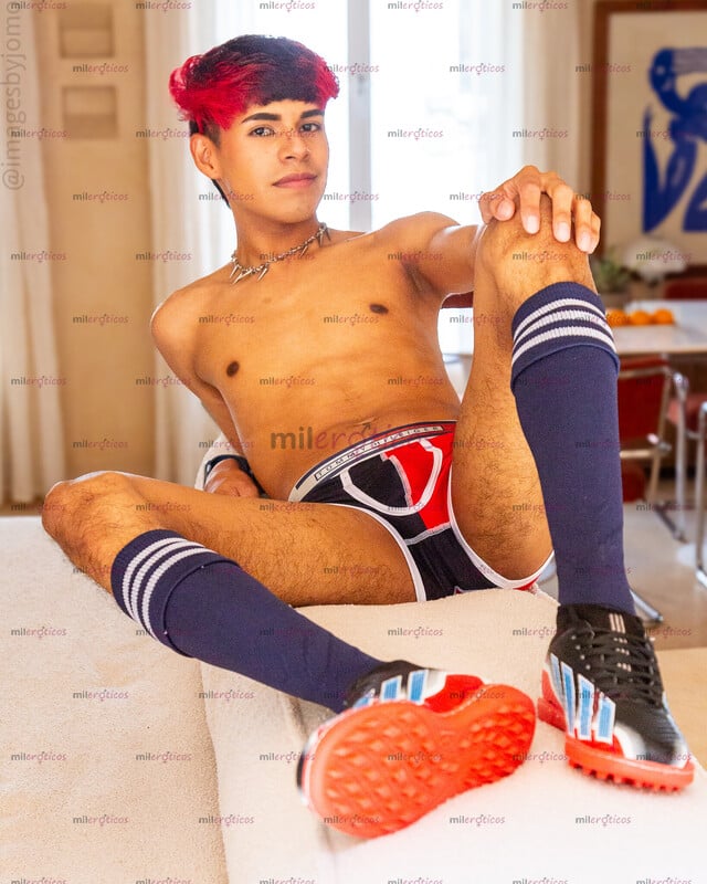 FOTOS DE TWINK FUTBOLISTA PASIVO DE 20 AÑOS FETICHISTA
