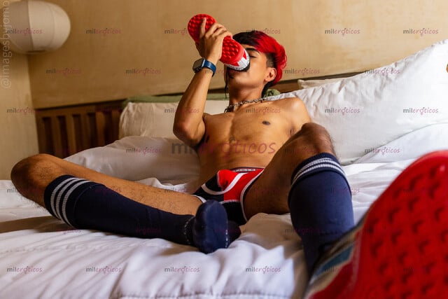 FOTOS DE TWINK FUTBOLISTA PASIVO DE 20 AÑOS FETICHISTA
