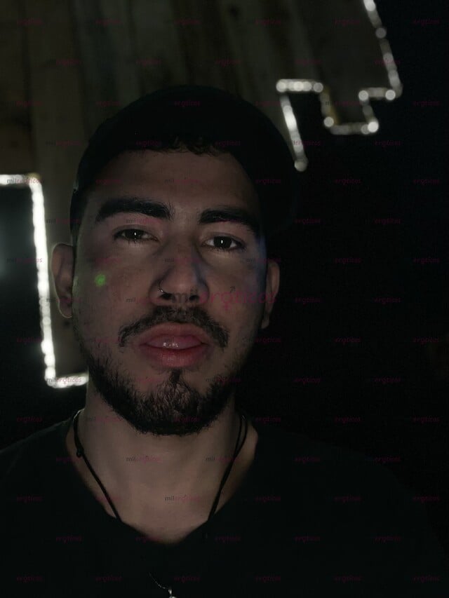 FOTOS DE HOLA SOY NOAH TENGO 27 AÑOS CHICO DISPUESTO A CUMPLIR TODAS TUS FANTASÍAS