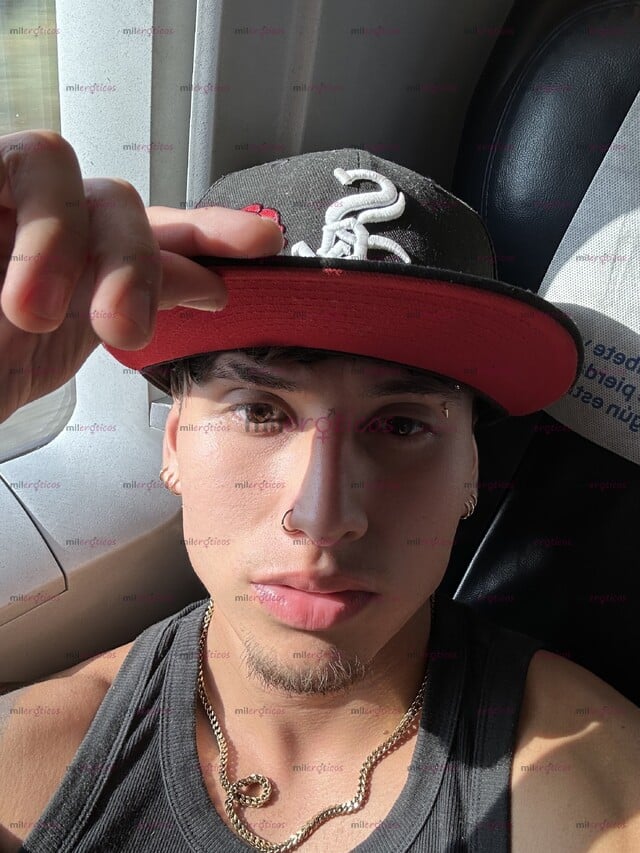 FOTOS DE JOVEN DEPORTISTA MASCULINO, POLLA GRUESA Y GRANDE, MORBOSO
