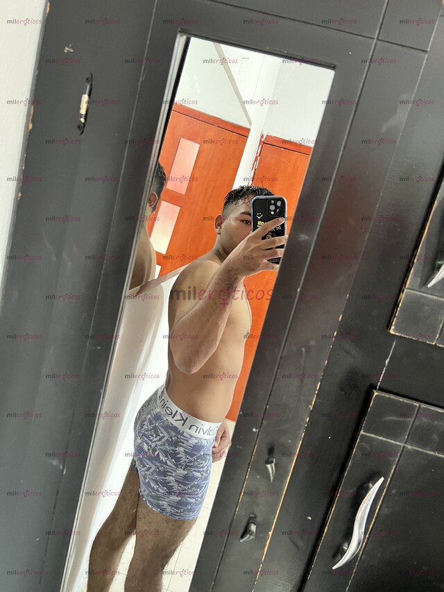 FOTOS DE SOY UN CHICO DESCOMPLICADO, COMPLACIENTE Y SIEMPRE DISPUESTO A BRINDAR MOMENTOS