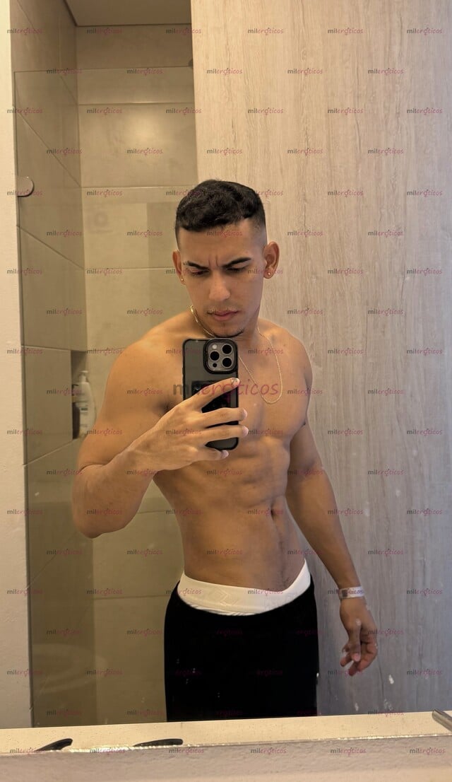FOTOS DE JOVEN ATLÉTICO VERGON, LECHERO, FIESTERO, DISPUESTO A COMPLACERTE CON SITIO