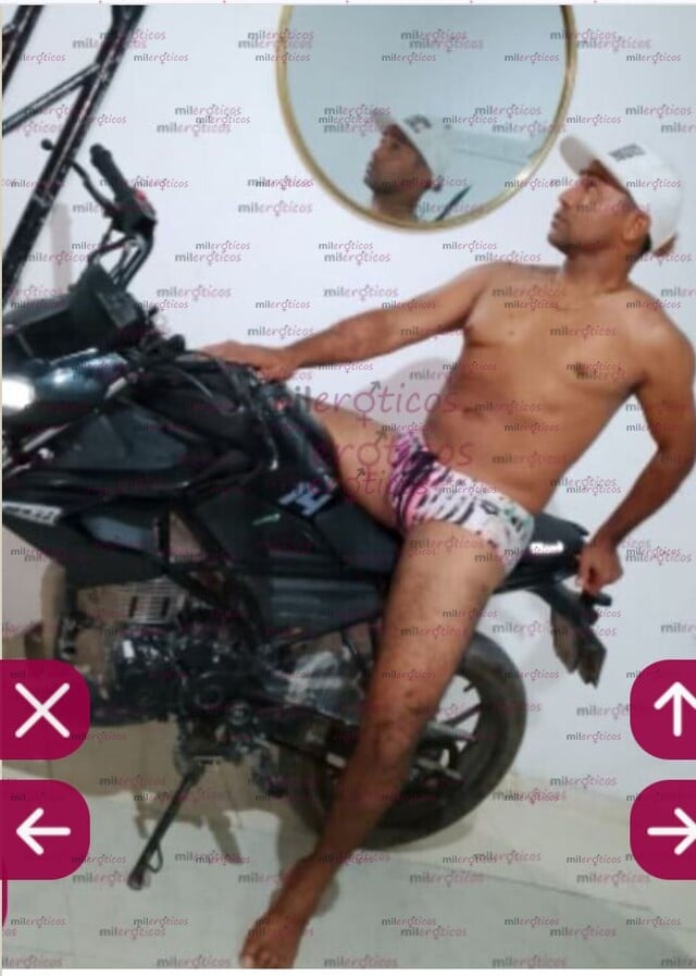 FOTOS DE MORENO VERGÓN,CALIENTE Y DOMINANTE, BUSCA UNA PERRA Y PUTA EN LA CAMA.