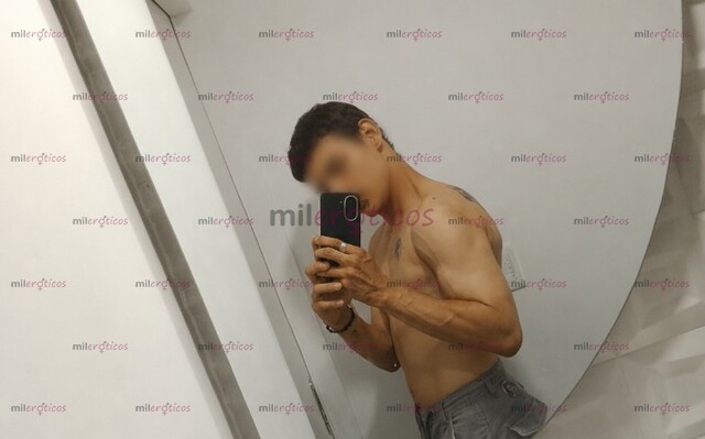 FOTOS DE MAXY CALEÑO, VERSÁTIL, ATRACTIVO Y DE MENTE ABIERTA. BUENA ENERGÍA, DISCRECIÓN