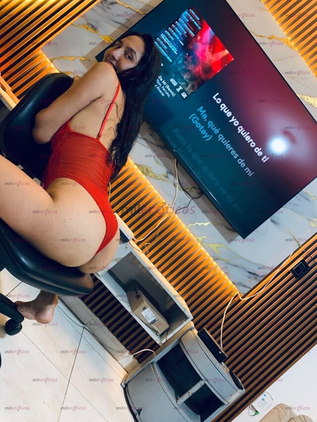 FOTOS DE DE REGRESO HELENCITA TÚ FLAKITA CON EL HUESITO MATADOR Y TOTONA ESTRECHA