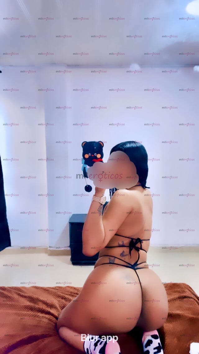 FOTOS DE NICOL CON MUCHAS GANAS DE PIPI VEN PARA SACARTE LA LECHITA