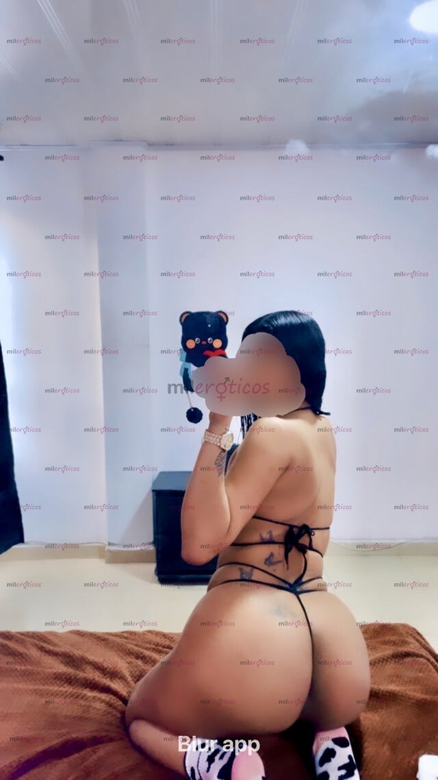 FOTOS DE NICOL CON MUCHAS GANAS DE PIPI VEN PARA SACARTE LA LECHITA