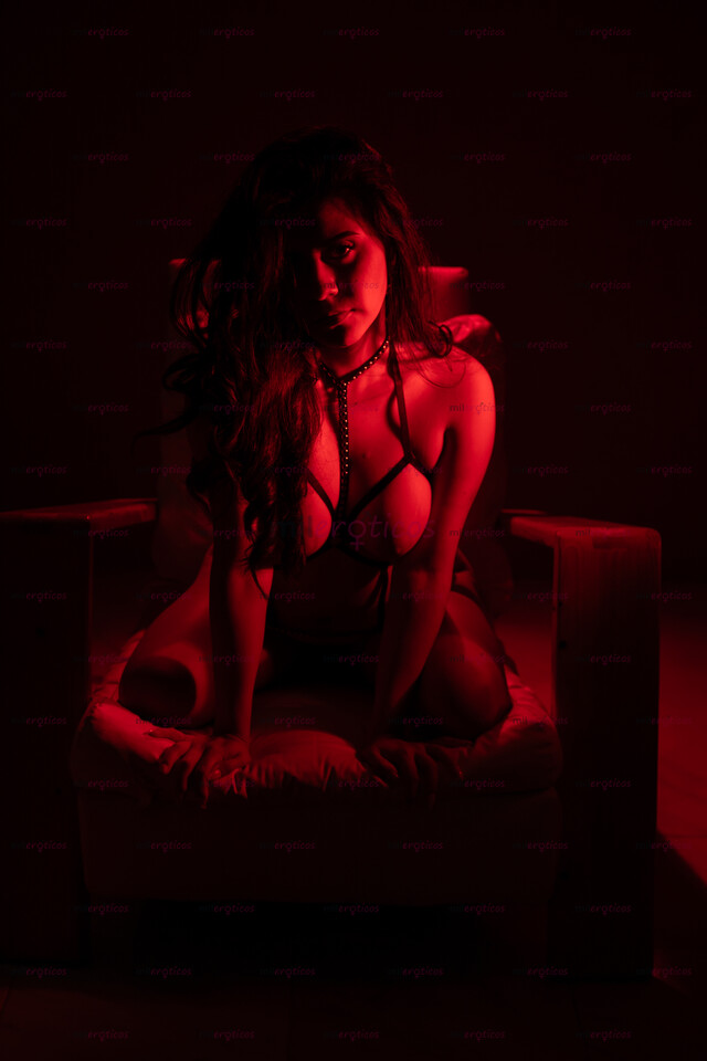 FOTOS DE HOLA AMOR, SOY SANDY Y ESTOY LISTA PARA CUMPLIR TODAS TUS FANTASÍAS