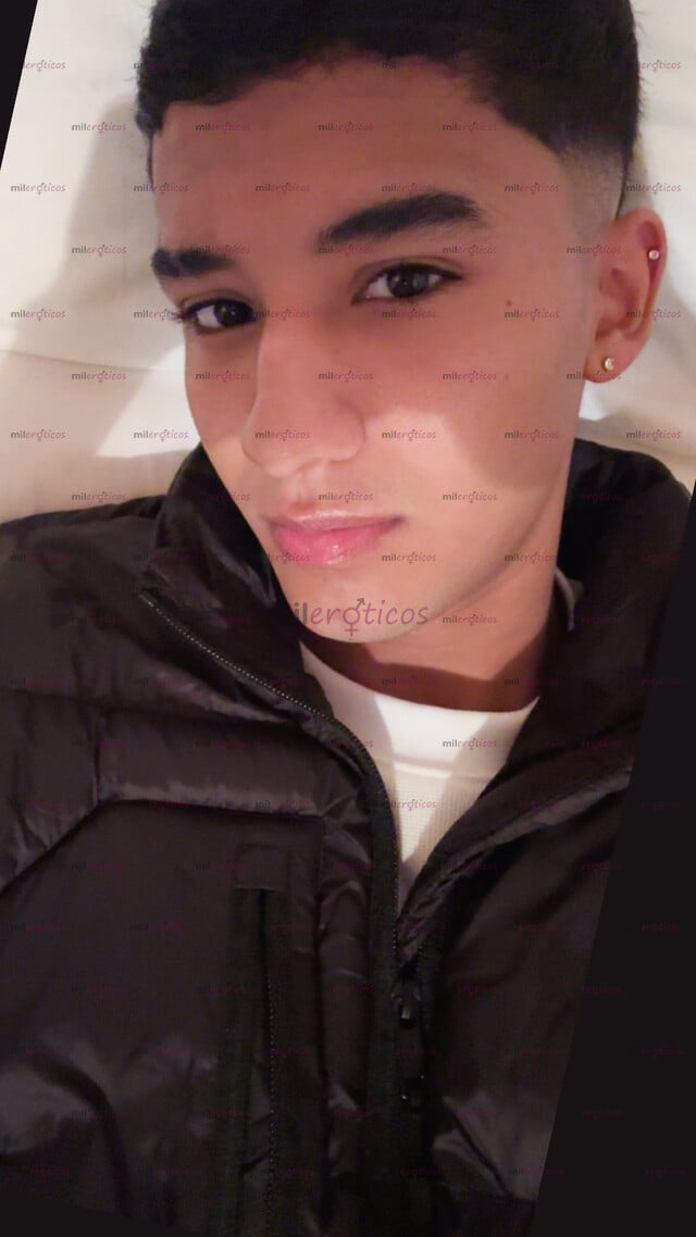 FOTOS DE JOVEN DE 18 AÑOS, EN MEDELLÍN, SOLO HOMBRES ACTIVOS