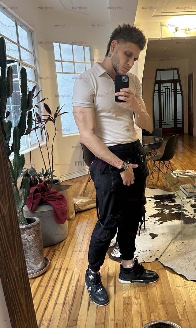 FOTOS DE EXÓTICO WUERO MUY BIEN DOTADO LISTO PARA COMPLACER TODAS TUS FANTASIAS