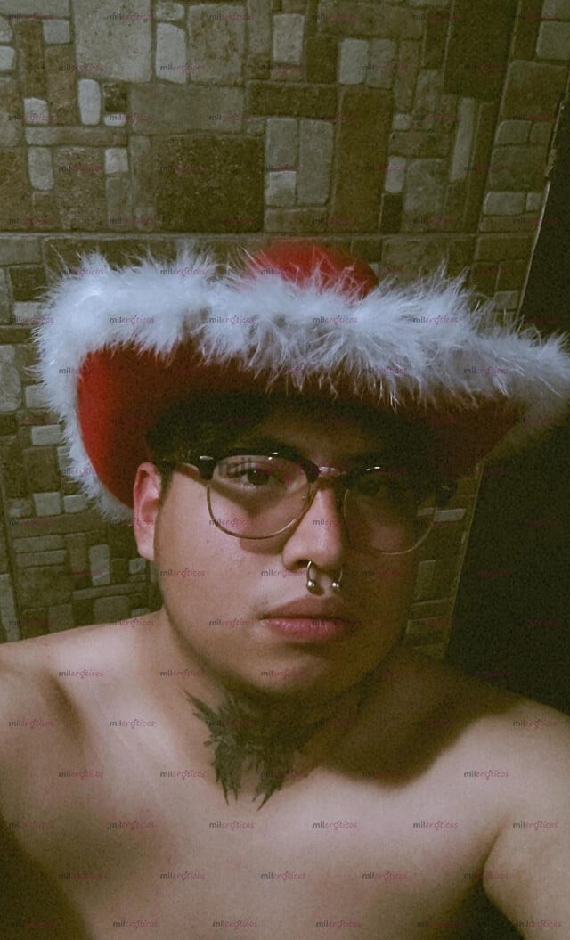 FOTOS DE RENTO MI VERGA, JOVENCITO DE 24 AÑOS SIN LUGAR
