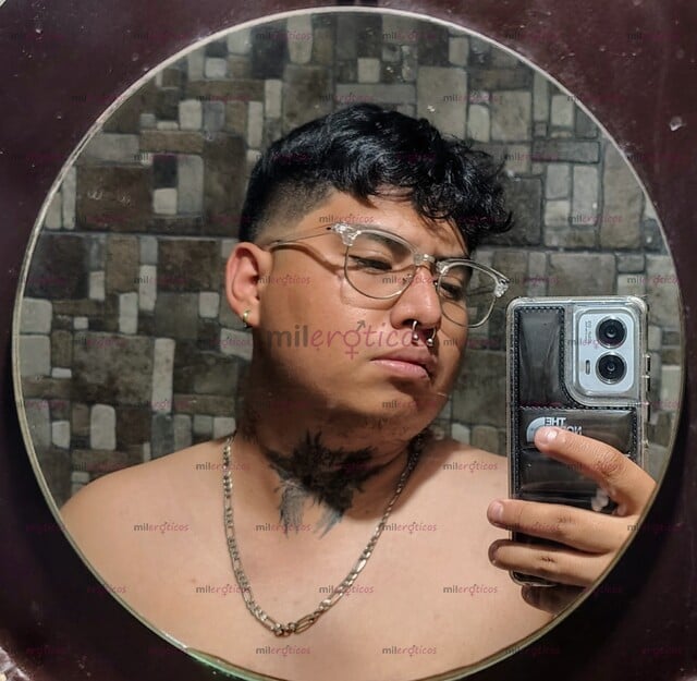 FOTOS DE RENTO MI VERGA, JOVENCITO DE 24 AÑOS SIN LUGAR