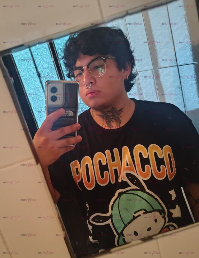 FOTOS DE RENTO MI VERGA, JOVENCITO DE 24 AÑOS SIN LUGAR