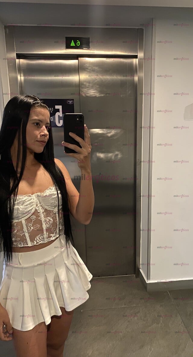 FOTOS DE HERMOSA PELI NEGRA FLACA NUEVA EN TU CIUDAD