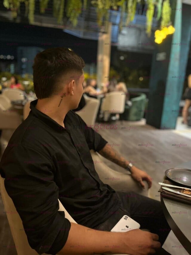 FOTOS DE ME LLAMO MAX CHICO VERSATIL QUE CUMPLIRA TUS PETICIONES