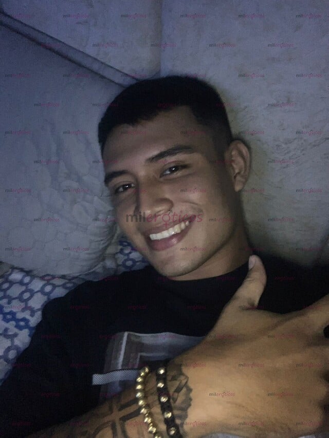 FOTOS DE ME LLAMO MAX CHICO VERSATIL QUE CUMPLIRA TUS PETICIONES