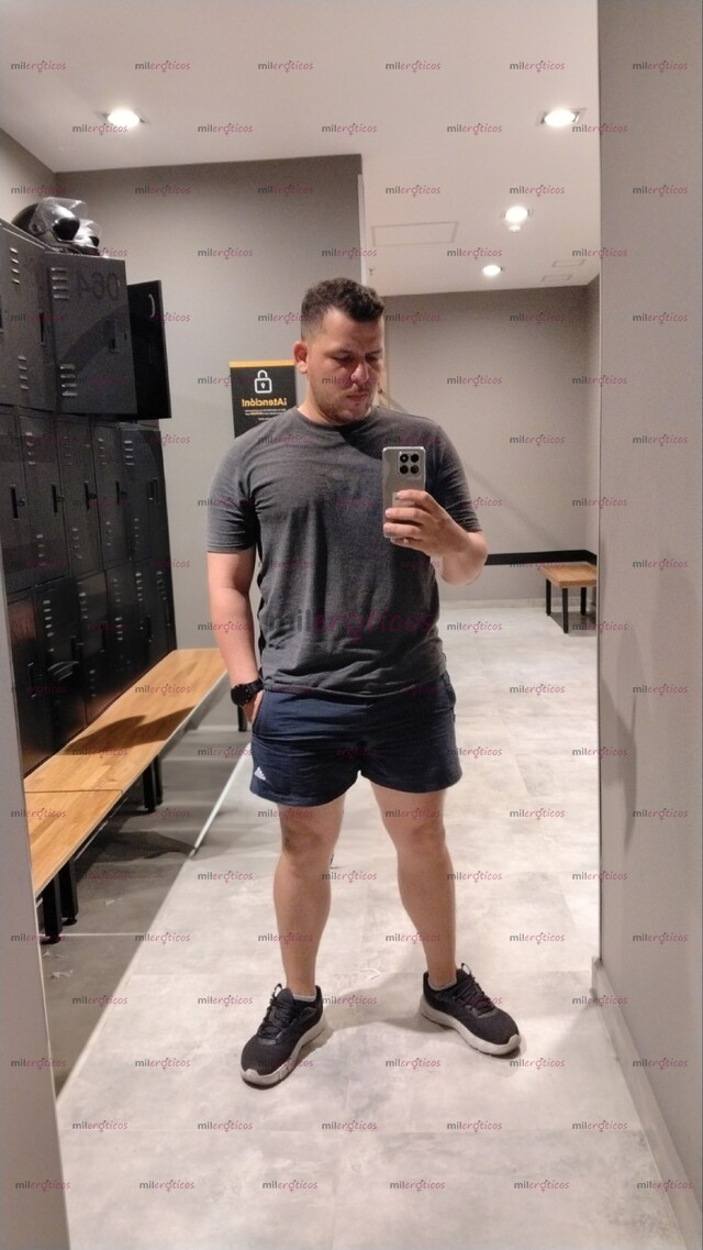 FOTOS DE ELEGANTE VERGÓN DE 20CM PARA QUIENES NO TIENEN MIEDO AL PLACER