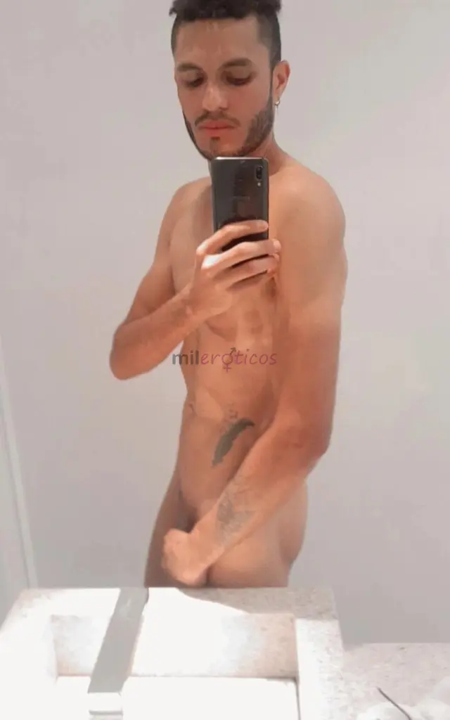 Atencao so chame se for para marcar curiosos e conversadores serao bloqueados sem localsou kayio 30 anos corpo magro olhar firme e pegada marcante dis...