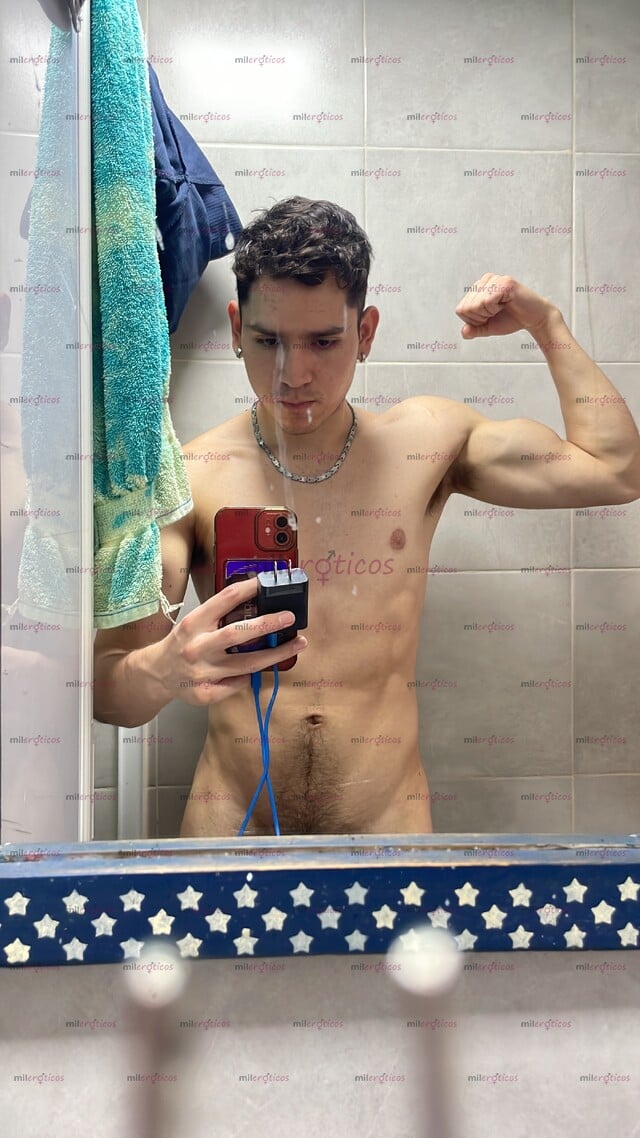 FOTOS DE CULO Y PIERNAS PELUDAS DE CABRONCITO PARA TU PLACER