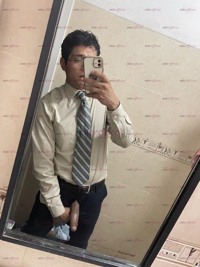 FOTOS DE MORENITO RICO CON DELICIOSA VERGA PARA QUE DISFRUTES