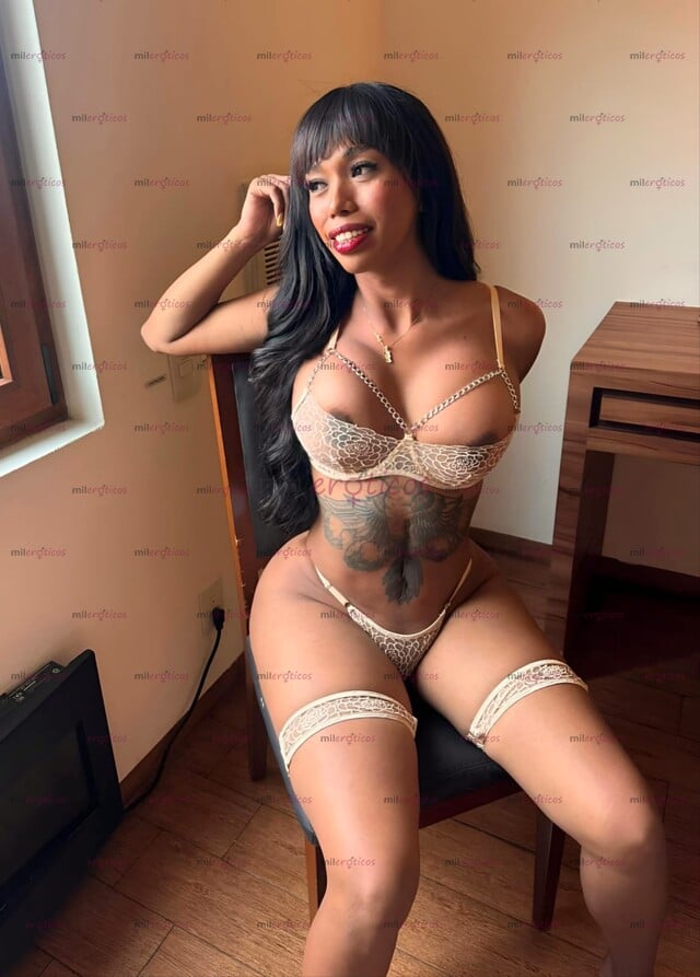 FOTOS DE TU PRINCESA DE CHOCOLATE SENCILLA E INTELIGENTE, SÚPER SEXY UNA MUJER DE FUEGO.