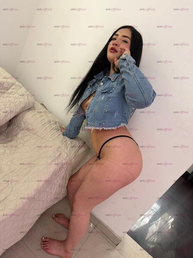 FOTOS DE SEXY PELINEGRA CON EXCELENTE CUERPO DISPUESTA A SATISFACER
