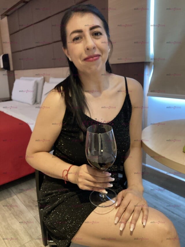 FOTOS DE SOY MARÍA VICTORIA, UNA MUJER MADURA, DULCE Y NATURAL.