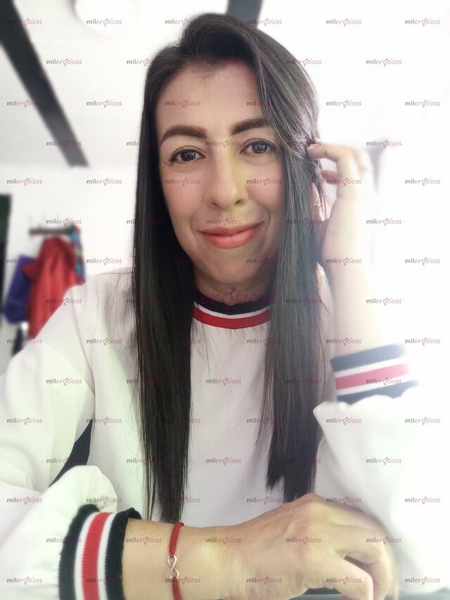 FOTOS DE SOY MARÍA VICTORIA, UNA MUJER MADURA, DULCE Y NATURAL.