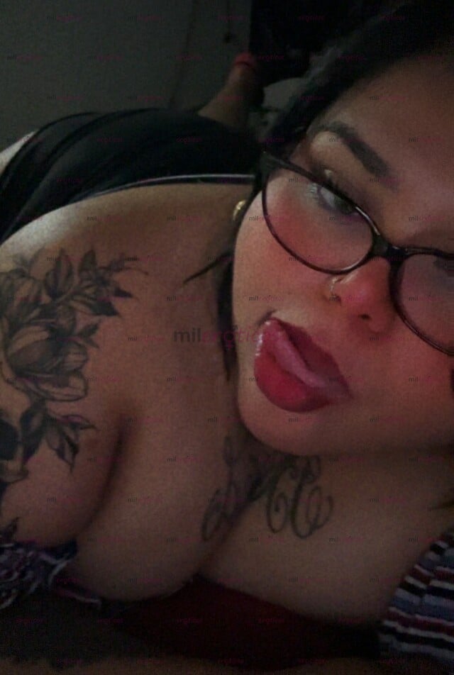 FOTOS DE ESTUDIANTE BBW SUMISA, CULONA, PIERNONA Y CON MUCHA CARNE, GARGANTA PROFUNDA